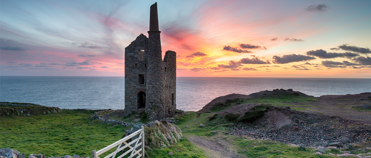 Pasties, piskies, pegmatites… and Pliny